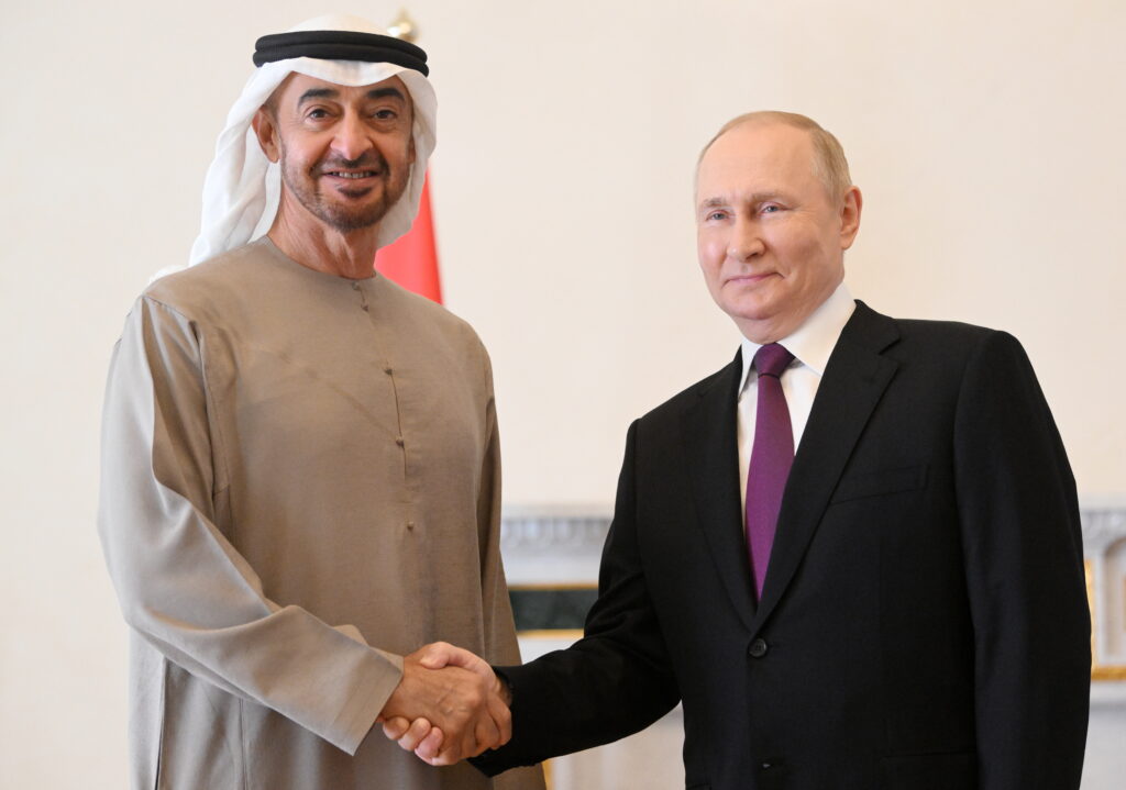 Путин встретился в Петербурге с президентом ОАЭ