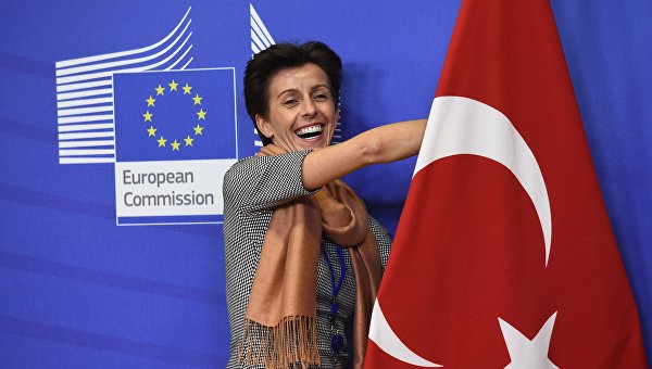 ЕС и Турция отменили встречу по либерализации визового режима